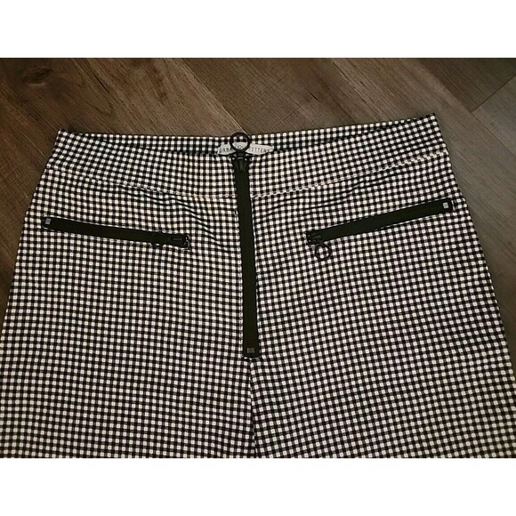 Women's Urban Outfitters Pants Black White Checkered  Size 10 Front Zip Pockets - Picture 3 of 7